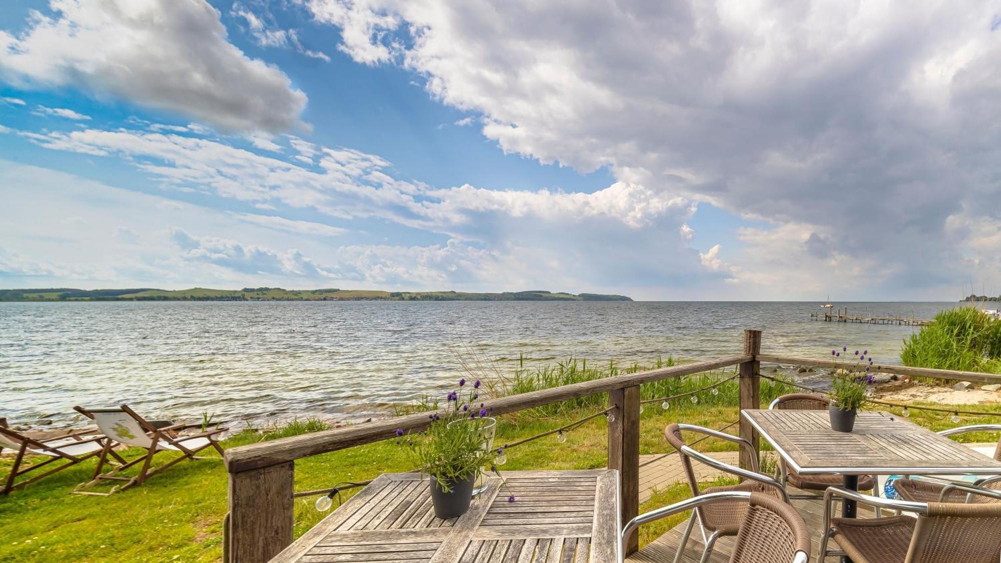 Haus Seeblick Mit 9 Wohnungen Alt Reddevitz エクステリア 写真