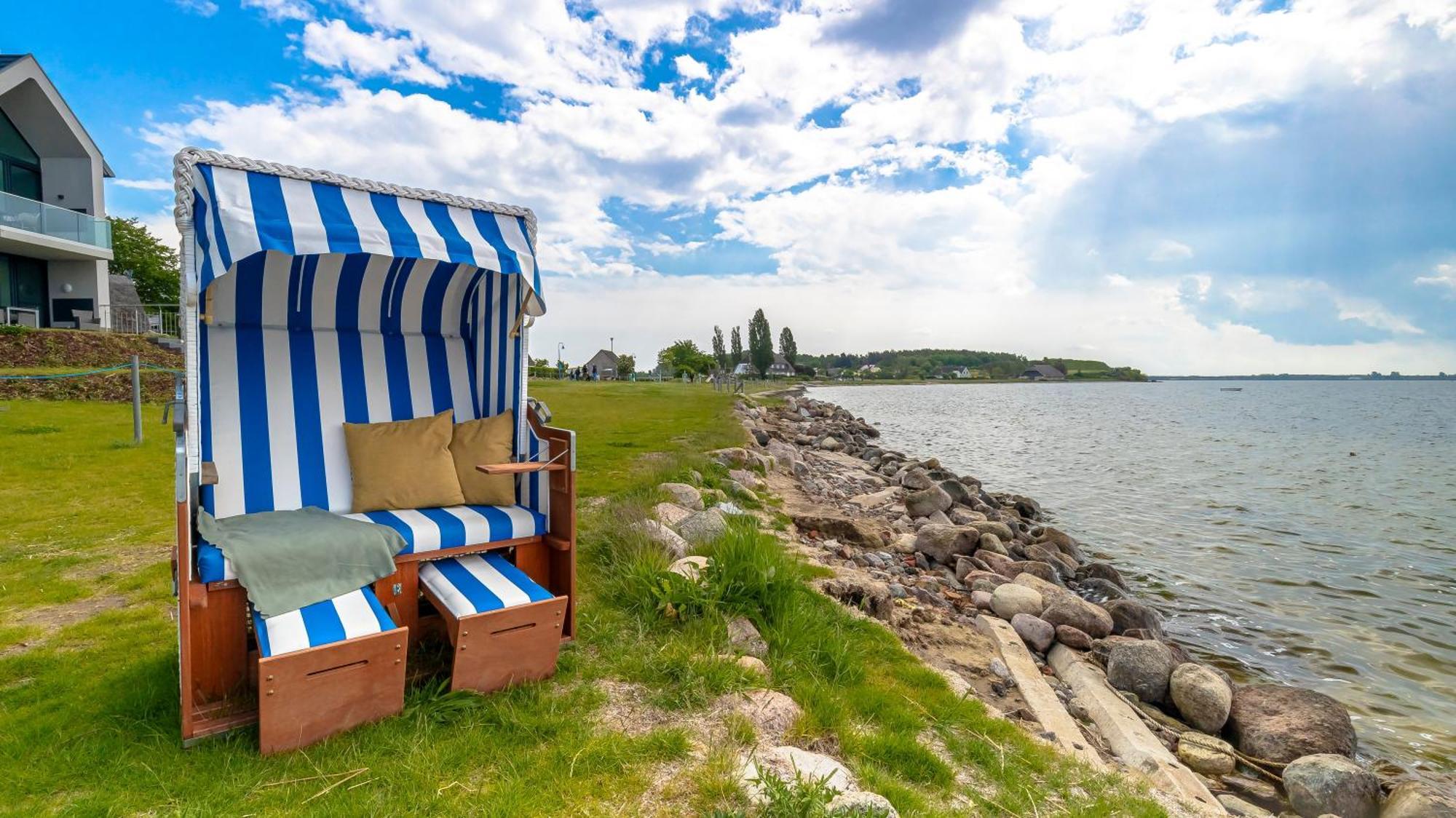 Haus Seeblick Mit 9 Wohnungen Alt Reddevitz エクステリア 写真