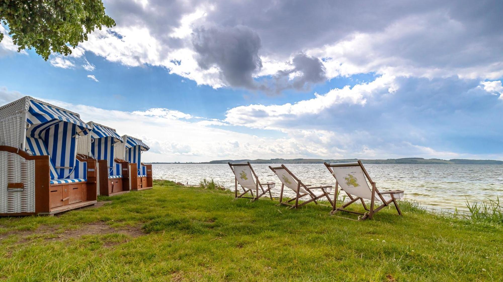 Haus Seeblick Mit 9 Wohnungen Alt Reddevitz エクステリア 写真