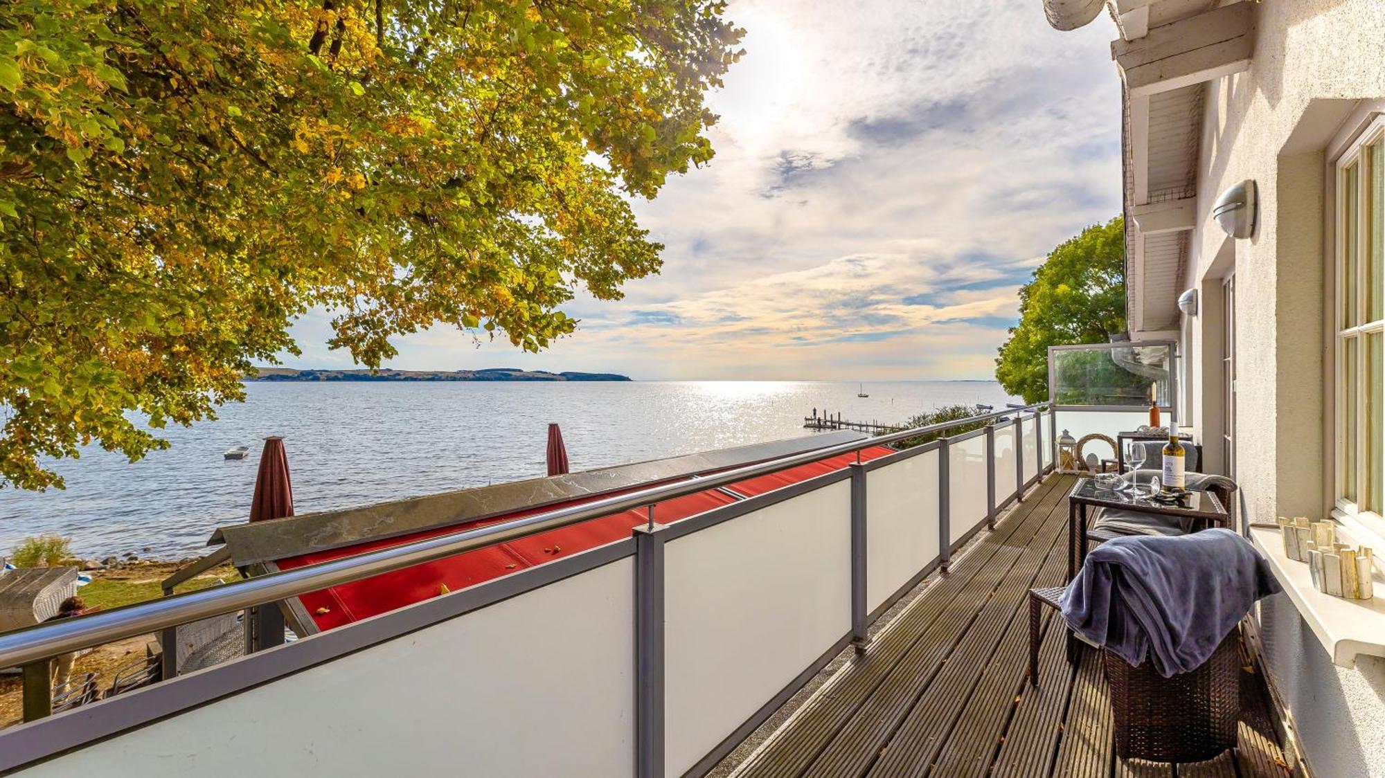 Haus Seeblick Mit 9 Wohnungen Alt Reddevitz エクステリア 写真